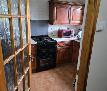 1 bedroom in a house share to rent - Photo 4