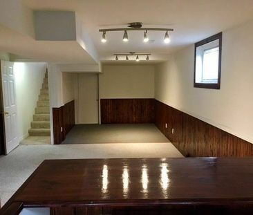 For Lease - 11 Violet Street, Barrie, Ontario - Photo 2