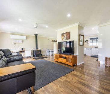 LOWSET & IMMACULATE ON 1,327SQMS WITH A SHED - Photo 1