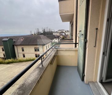 3.5-room apartment with two balconies in the center of Colombier - Photo 3