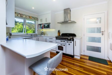 37 Sunbrae Drive, Silverstream, Upper Hutt - Photo 2