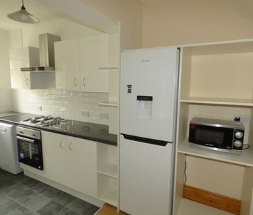 2 bed terraced house to rent in Falmouth Road, Heaton - Photo 5