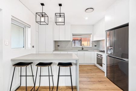 Modern & Spacious, A Home Ready For Easy Living - Photo 3