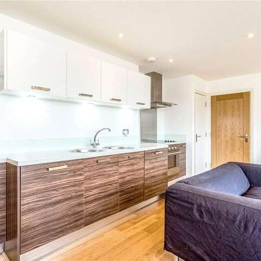 Lea Bridge Road, London, E5 - Photo 1