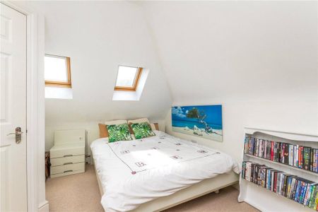 4 bedroom semi-detached house to rent - Photo 3