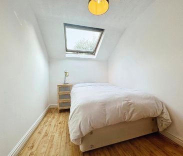 3 bedroom terraced house to rent - Photo 3