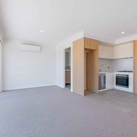 Low maintenance studio close to amenities! - Photo 4