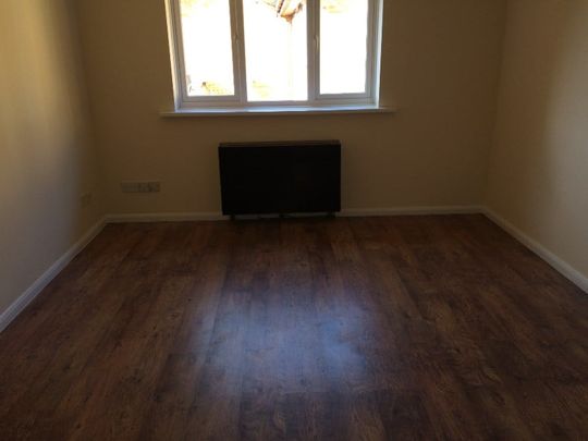 Studio Flat, Friern Barnet, N11 - Photo 1