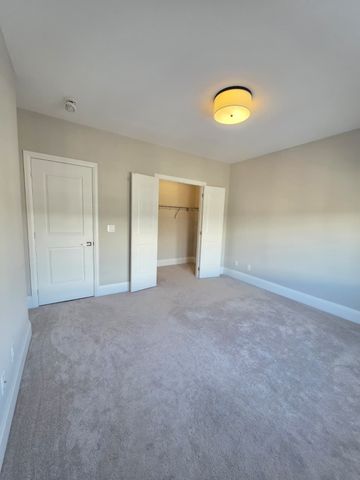 For Lease - 390 Highway 7 N/A Unit# Th 2, Richmond Hill, Ontario - Photo 2