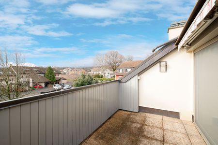 Superb renovated duplex of 4.5 rooms in a quiet and green setting - Foto 2