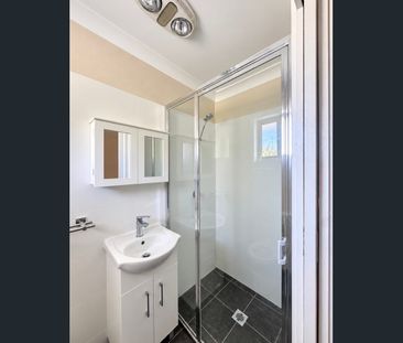 RECENTLY RENOVATED! ACT FAST! - Photo 3