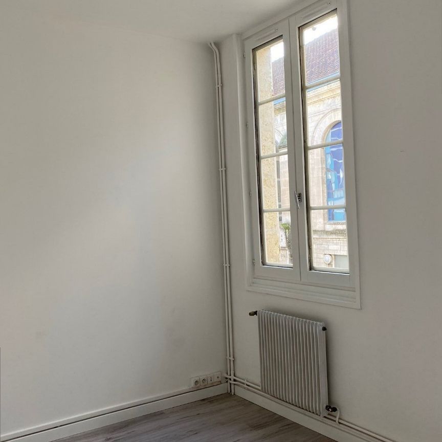 Location Appartement 1 pièce 17m² ANGOULEME 16000 - Photo 1