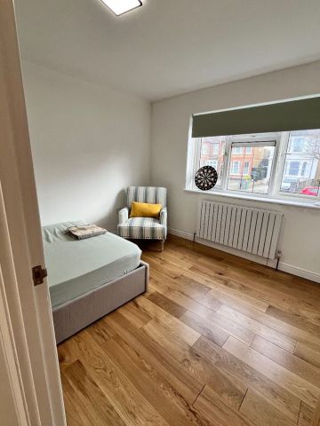 2 Bed Flat, Chelmsford Road, E11 - Photo 3