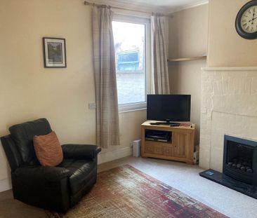 3 bedroom terraced house to rent - Photo 2