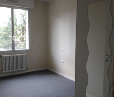Laval centre ville appt T2 de 50 m² - Photo 2