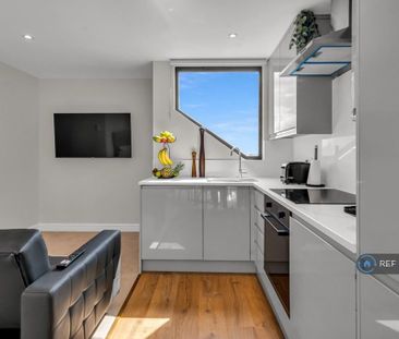 Studio to rent - Photo 6