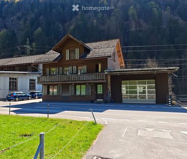 Geräumiges Haus mit grosser Garage und Garten - Photo 1