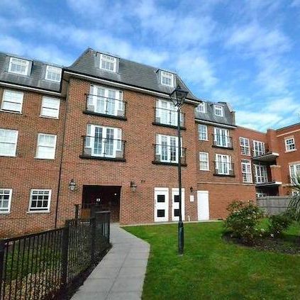 One Bedroom Apartment is in an Excellent Location in the Heart of Bromley Town Centre - Photo 1