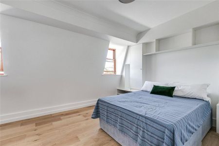 4 bedroom flat in London - Photo 4