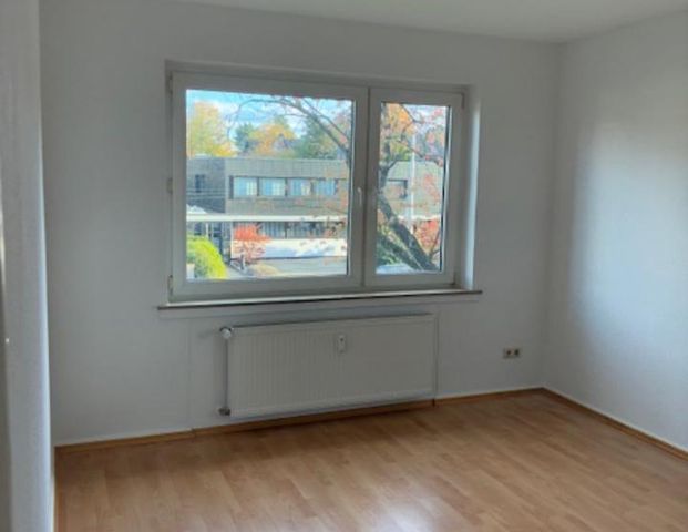 Wohnung- 2 Zimmer mit Balkon mit Aussicht in parkähnlichen Garten - Photo 1