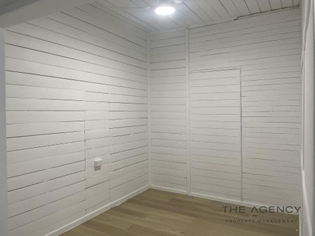 Three x 1‑Bedroom Units, Low‑Maintenance & Convenient Location - Photo 3