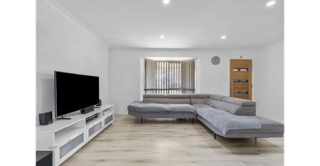 STYLISHLY UPDATED FAMILY HOME WITH SOLAR SAVINGS - Photo 3