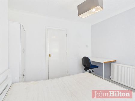 Carlyle Avenue, Brighton, East Sussex - Photo 2