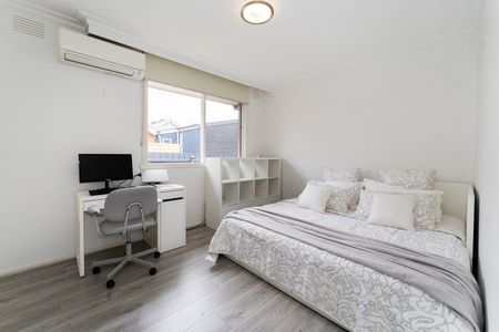 Boutique Family Living with Lifestyle Convenience - Photo 3