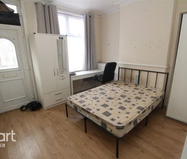 4 bedroom terraced house to rent - Photo 4