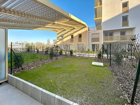 Appartement à louer - REIMS HYPER CENTRE - LES RIVES DE VESLE - Photo 5