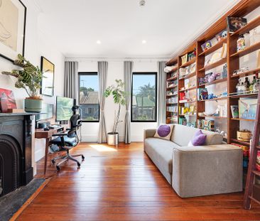 Expansive 249 sqm Three Bedroom Residence - Offered Unfurnished - Photo 2