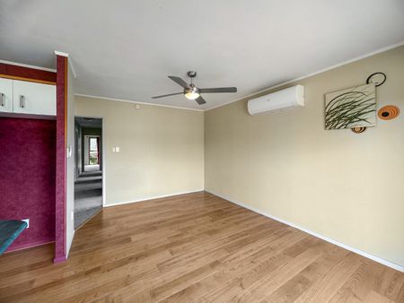 Charming 3-Bedroom Family Home for Lease in Farm Cove - Photo 3