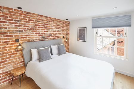 Golden Lion Bank - Photo 5