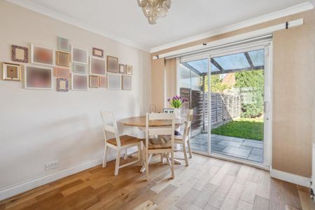 4 bedroom semi-detached house to rent - Photo 5