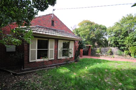 Unique, Spacious and Wonderfully Serene - Photo 4