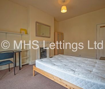 3 Bedroom Flat for rent in Woodhouse Lane - Photo 3