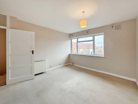 3 bedroom apartment to rent - Photo 3