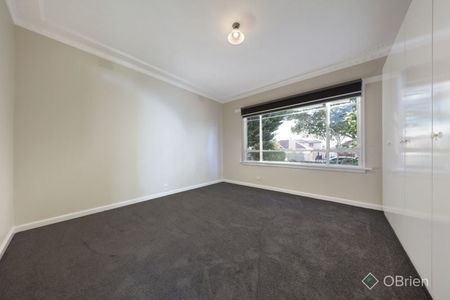 6 Sumersett Avenue Oakleigh South VIC - Photo 3