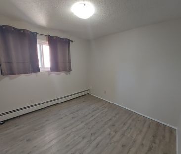 Unit Available in Mature Area of Downtown! One Month Free Rent!! - Photo 6