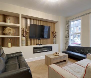 3 bedroom terraced house to rent - Photo 3