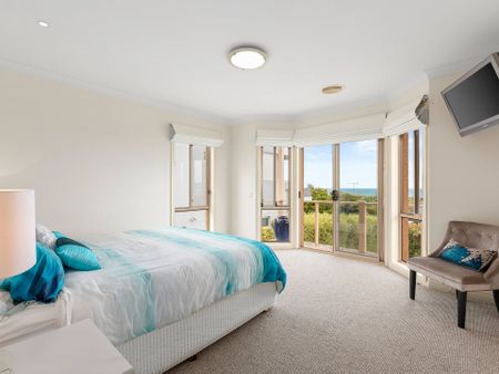 Spacious Home with Ocean Views - Photo 5