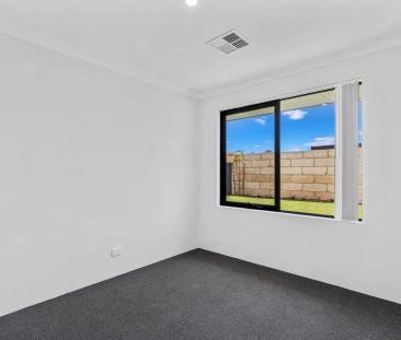 Spacious and Stylish 4-Bedroom Home Close to Shops, Schools and Parks - Photo 1