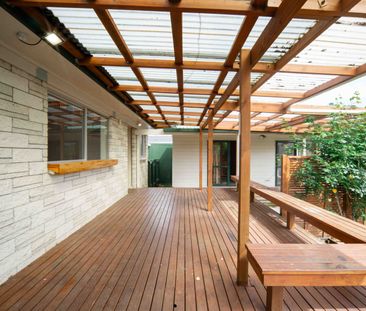 Well Presented Family Home - Photo 2