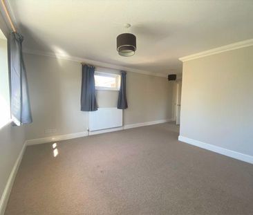 5 bedroom detached house to rent - Photo 2