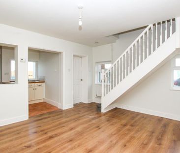 3 bedroom semi-detached house to rent - Photo 2
