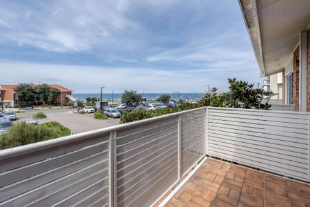 Two bedroom townhouse in sought after Merewether beach location - Photo 2