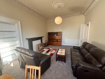 3 bedroom flat to rent - Photo 5