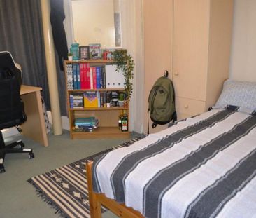 6 bedroom house to rent - Photo 2