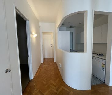 Renovated Character Apartment - Photo 4
