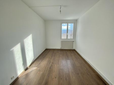 : Appartement à ST ETIENNE - Photo 4